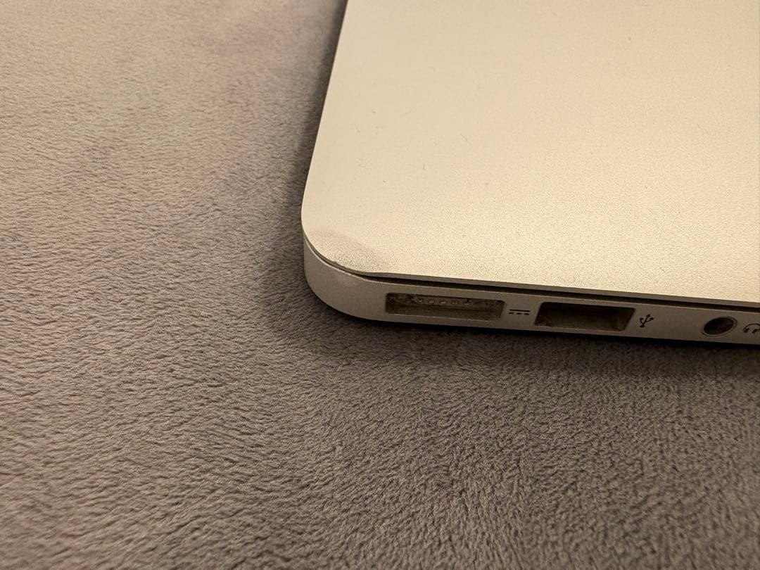 MacBook Air 13インチ 2017 SSD256GB 初期化済み