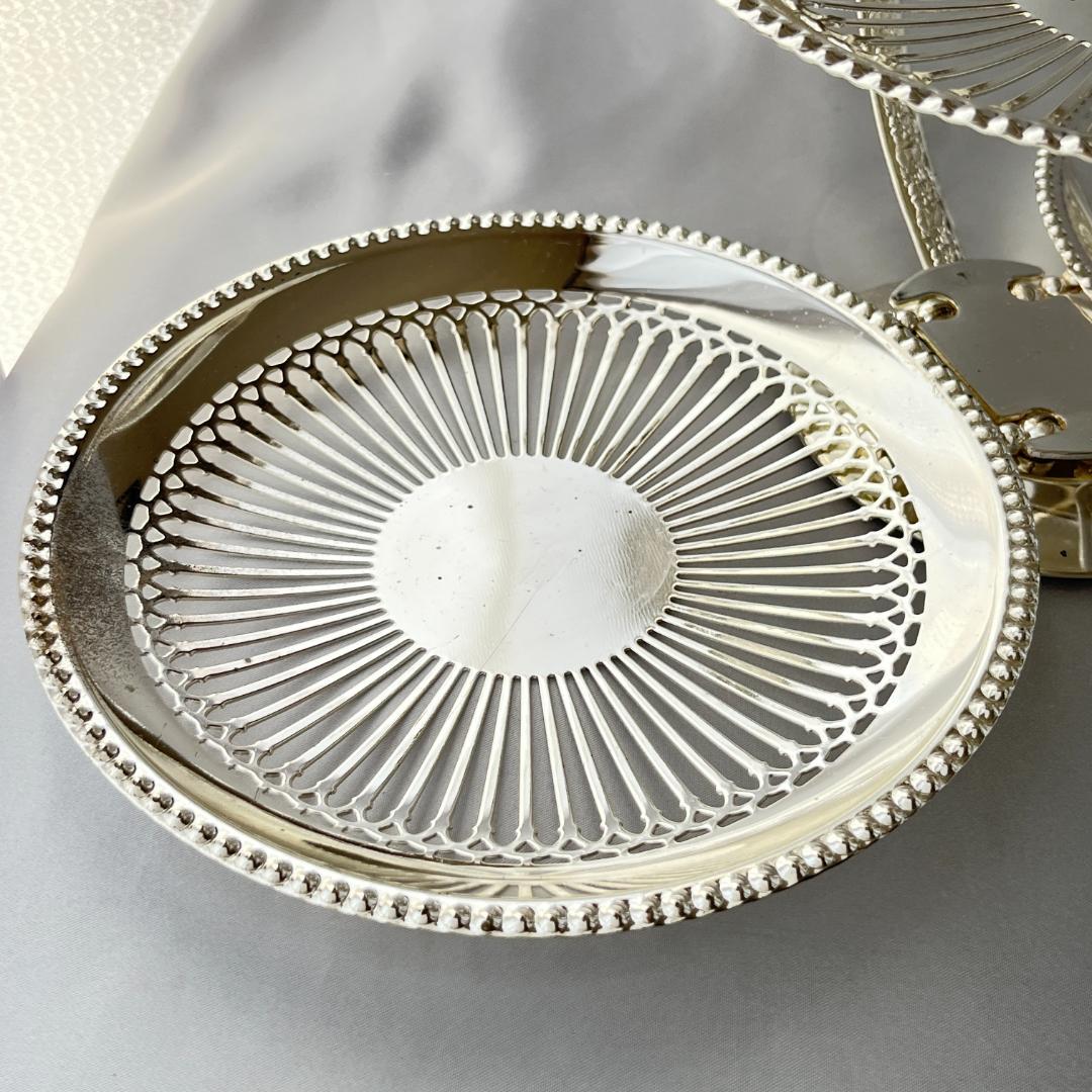 【英国】 パールと透かしのケーキスタンド 【シルバープレート】バタフライ式