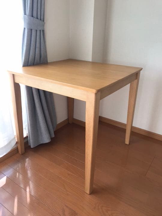 リビングテーブル