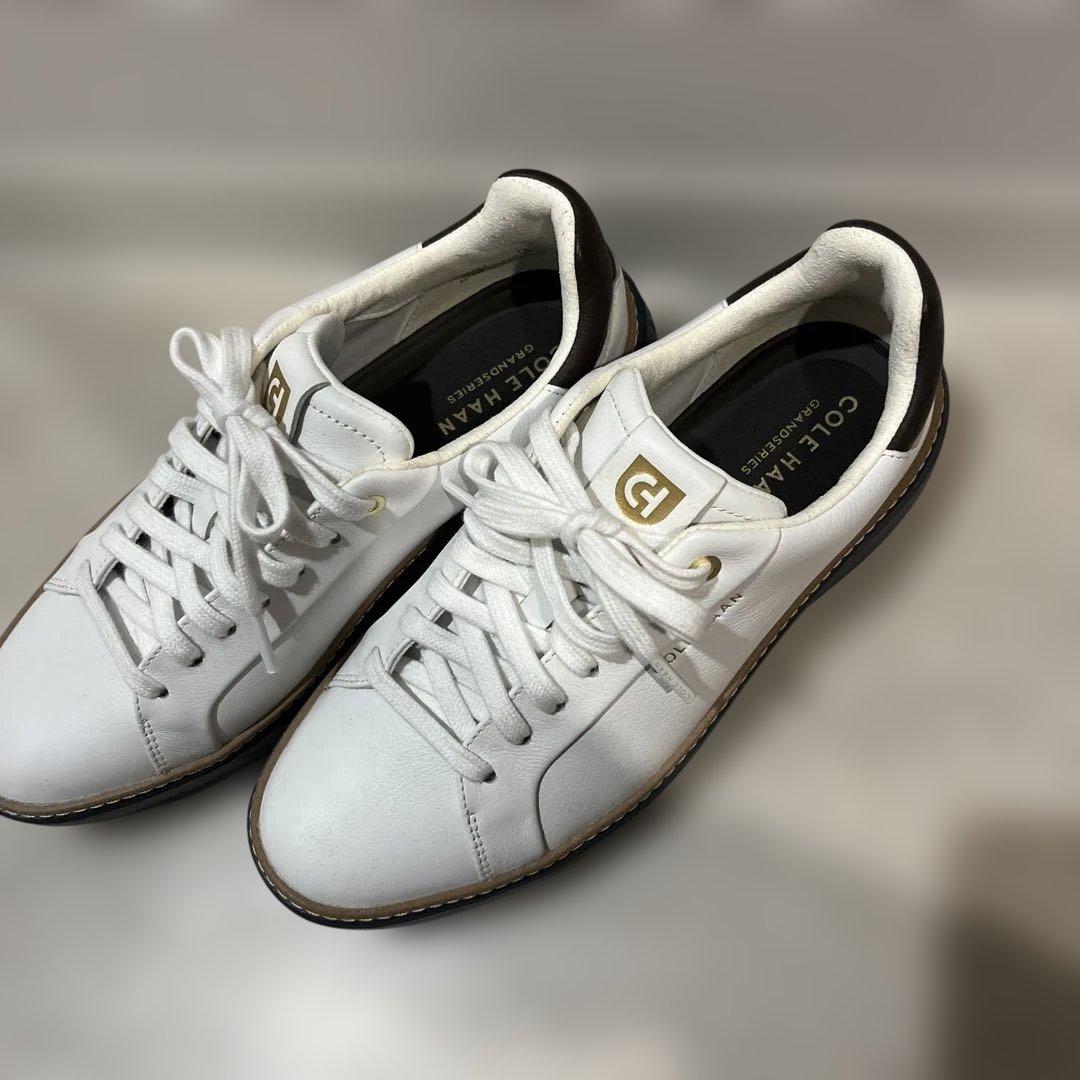 ホワイトレザー スニーカー ネイビーソール