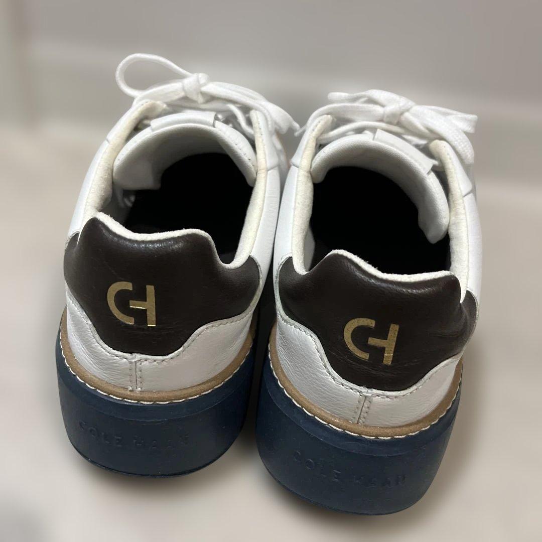 ホワイトレザー スニーカー ネイビーソール