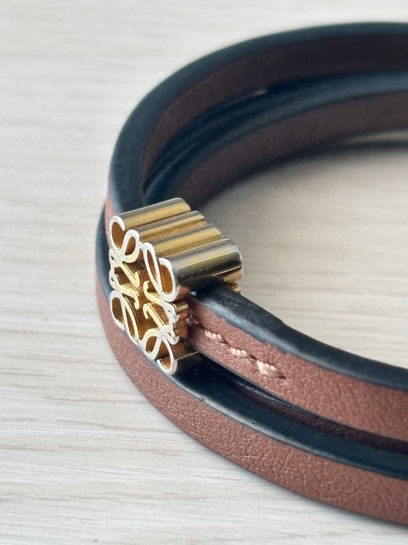 美品 LOEWE ロエベ アナグラム レザー 3連 ブレスレット アクセサリー