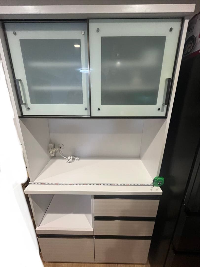 ホワイト食器棚 ガラス扉付き 中型　湯川家具