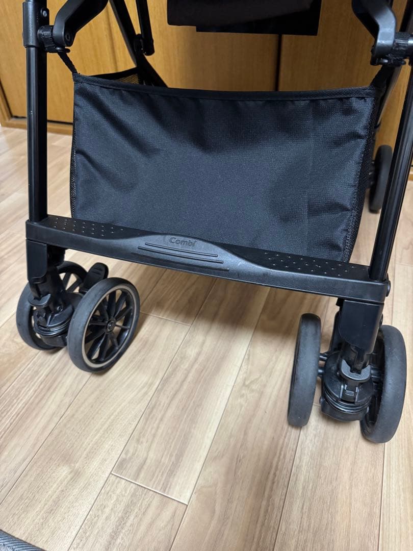 【美品】コンビ ベビーカー スゴカルα 4キャス compact