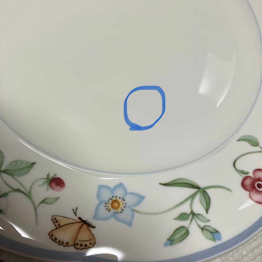 ビレロイ&ボッホ　マリポーサ カップ&ソーサーとプレート2種類の2セット