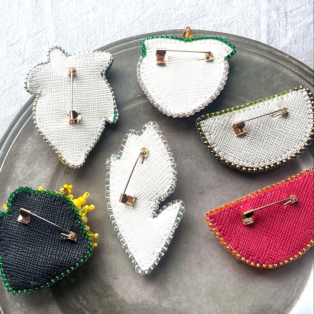 M.K.R.K⭐︎ レモン オレンジ ビーズ 刺繍 ブローチ ハンドメイド