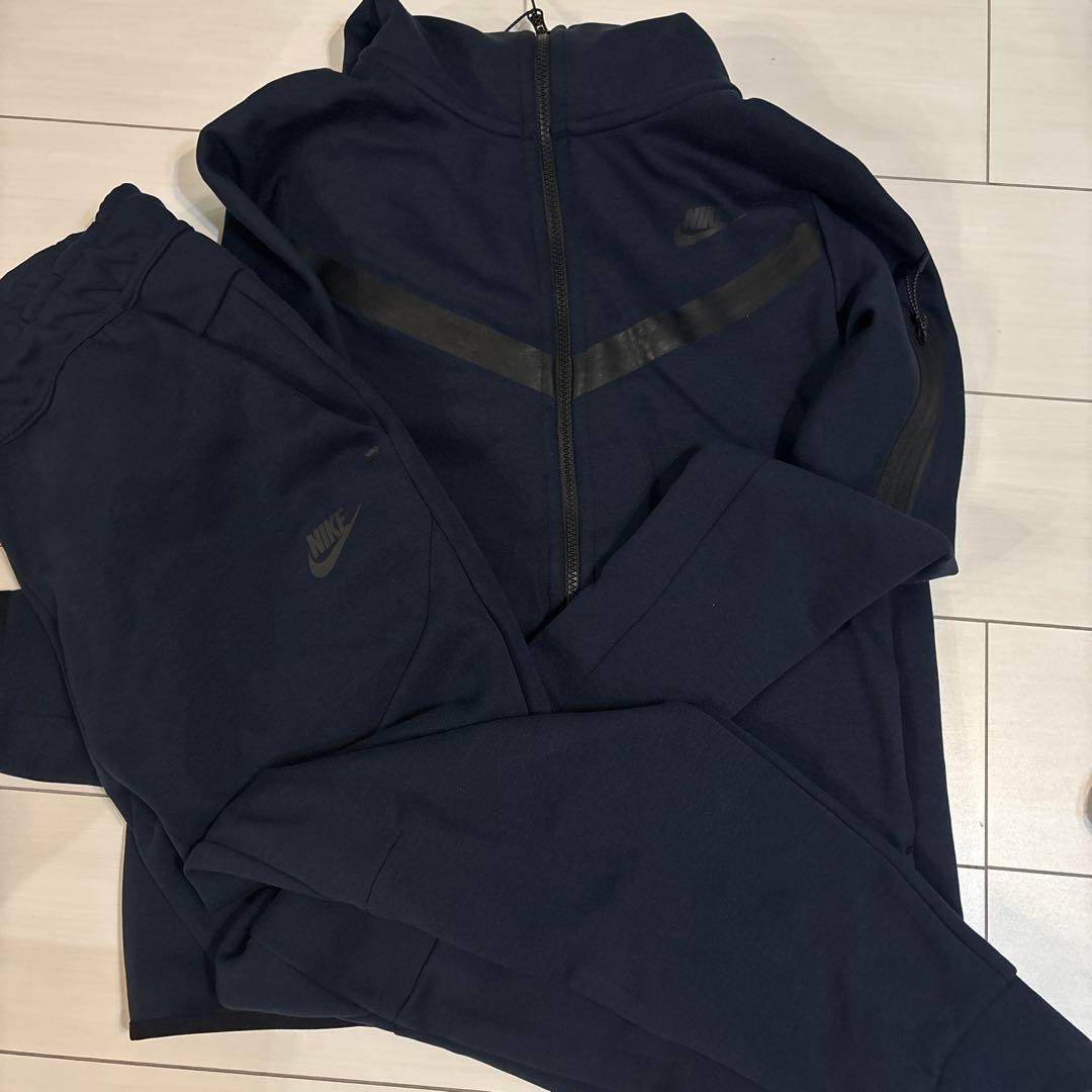 ナイキ スポーツウェア テック フリース ウィンドランナー