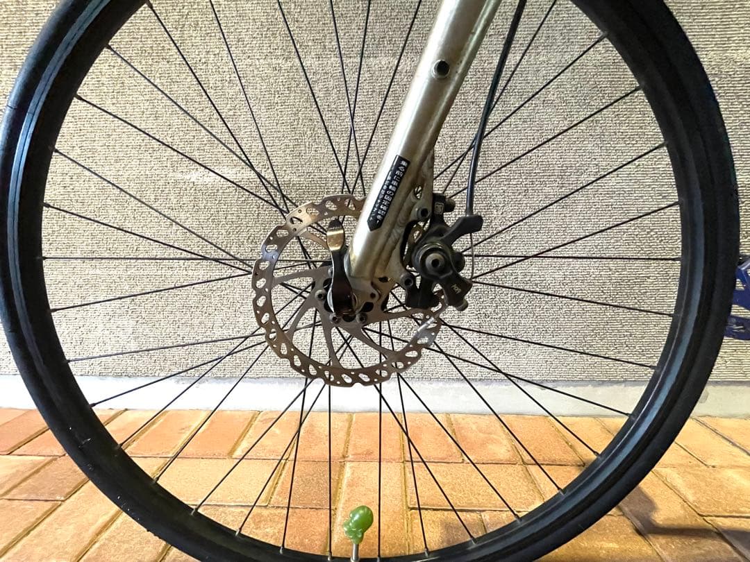 値下げ　引取希望　GIANT SEEK R2 クロスバイク　前後タイヤ新品