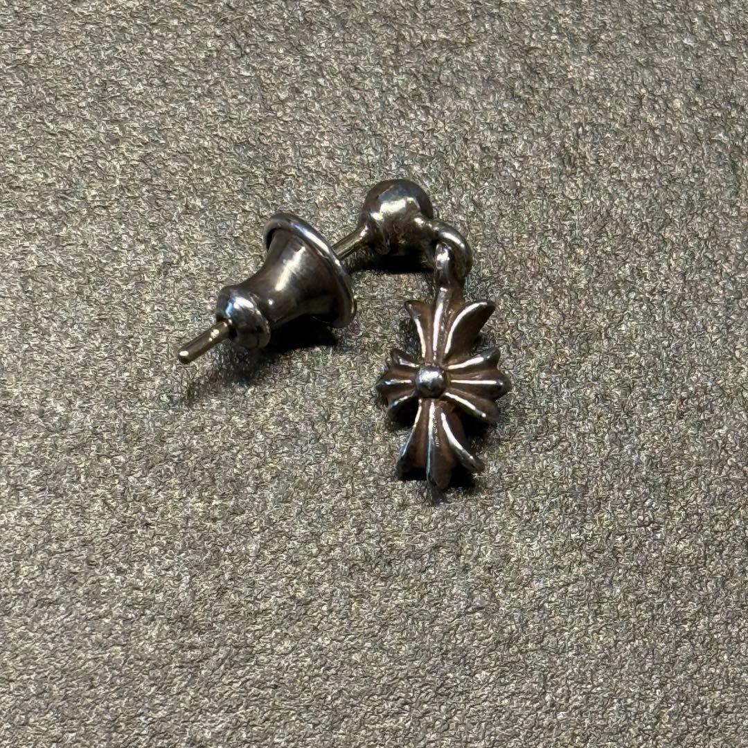 クロムハーツ タイニーE CHプラス ドロップピアス