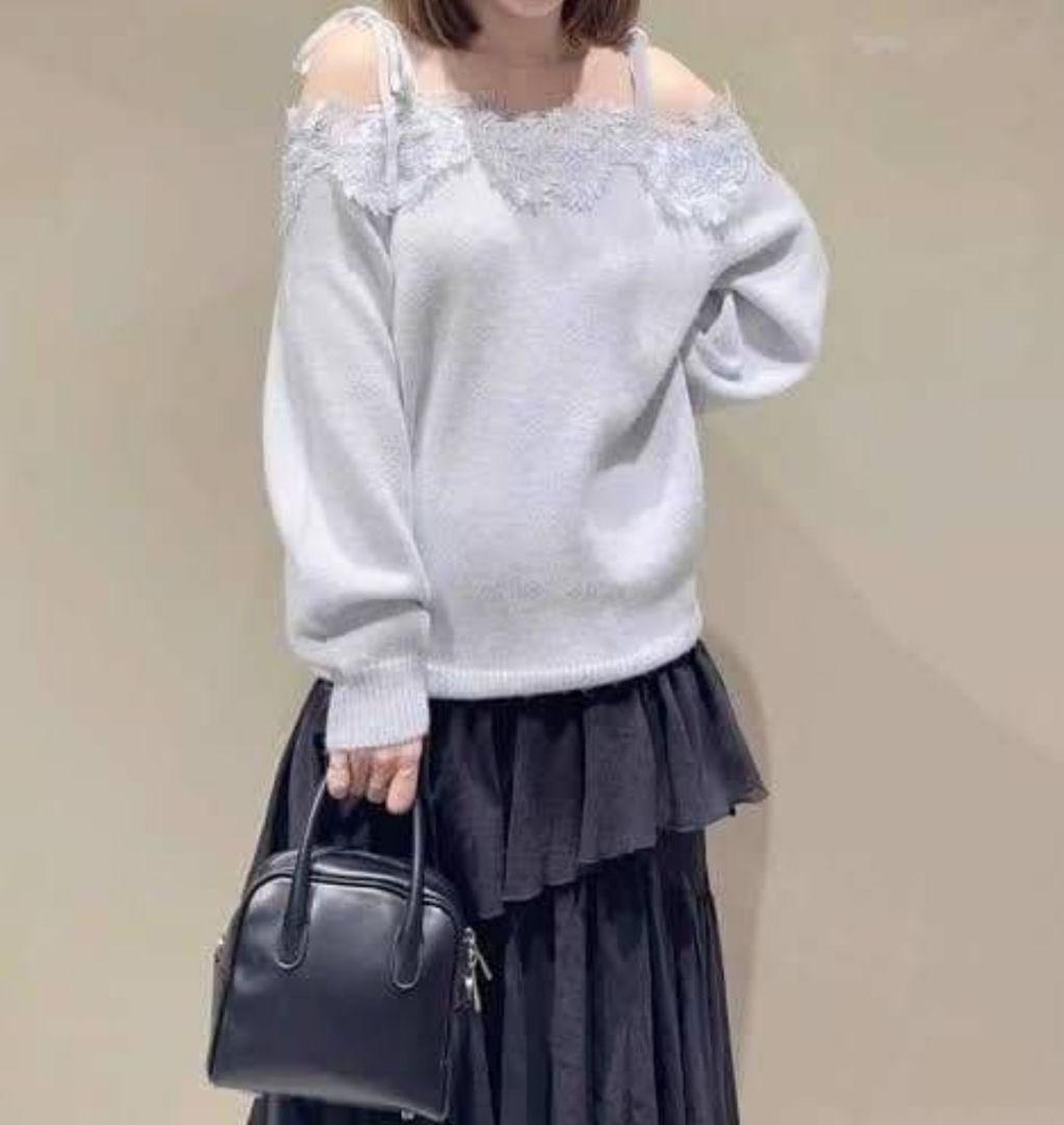 【美品】レーストリミングオフショルニットプルオーバー SNIDEL LBLU