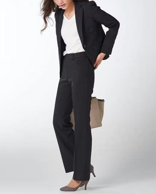 新品☆19号LL～3L黒系ストライプ♪洗える2パンツスーツ脚きれい見え☆r396