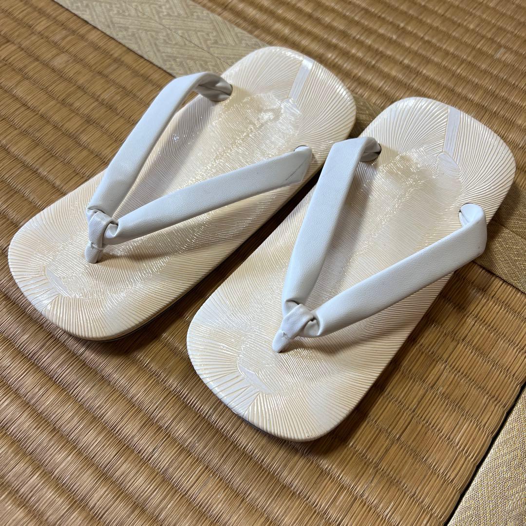 【極美品 大きいサイズ】伝統的な着物 緑とグレーと金糸のグラデーション