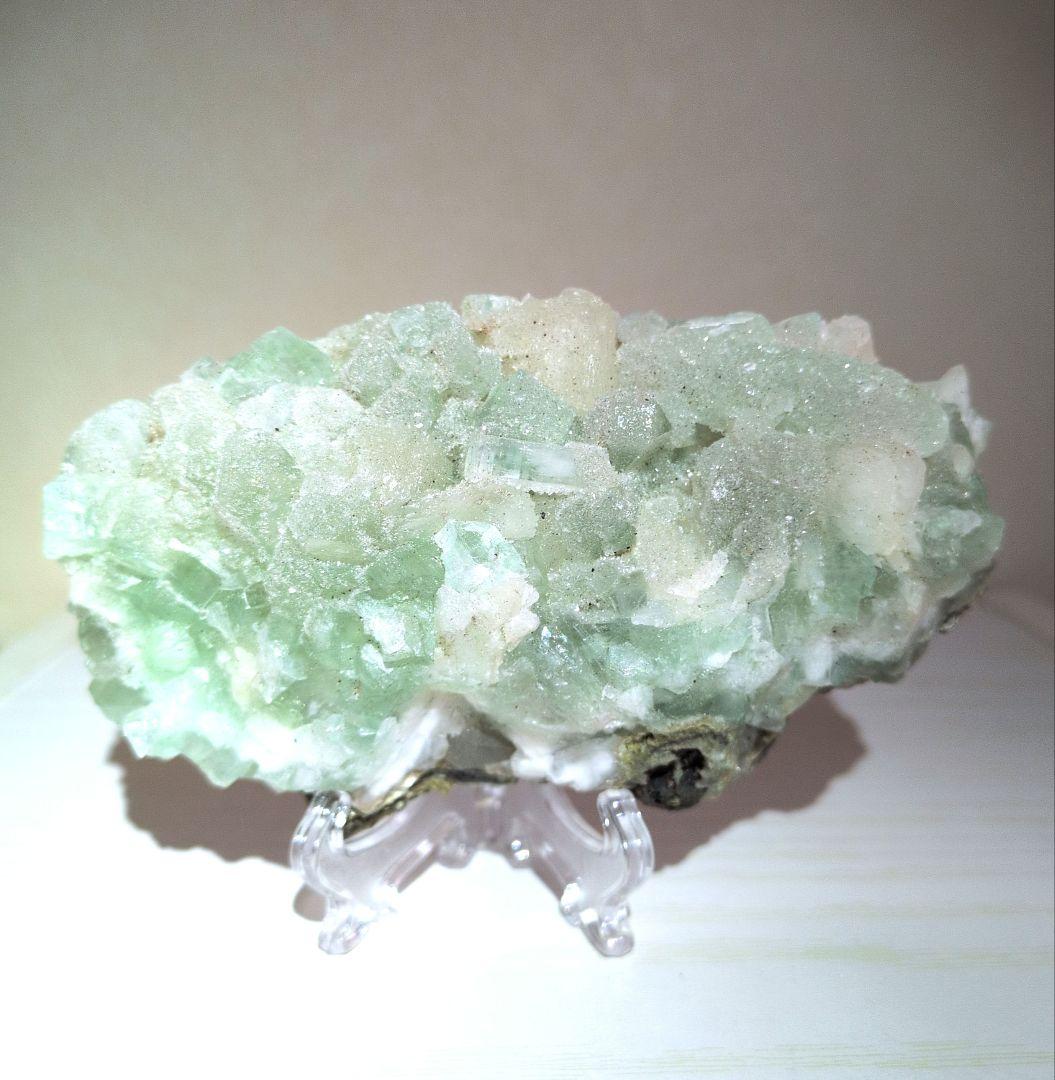グリーンアポフィライト （魚眼石）　鉱物標本