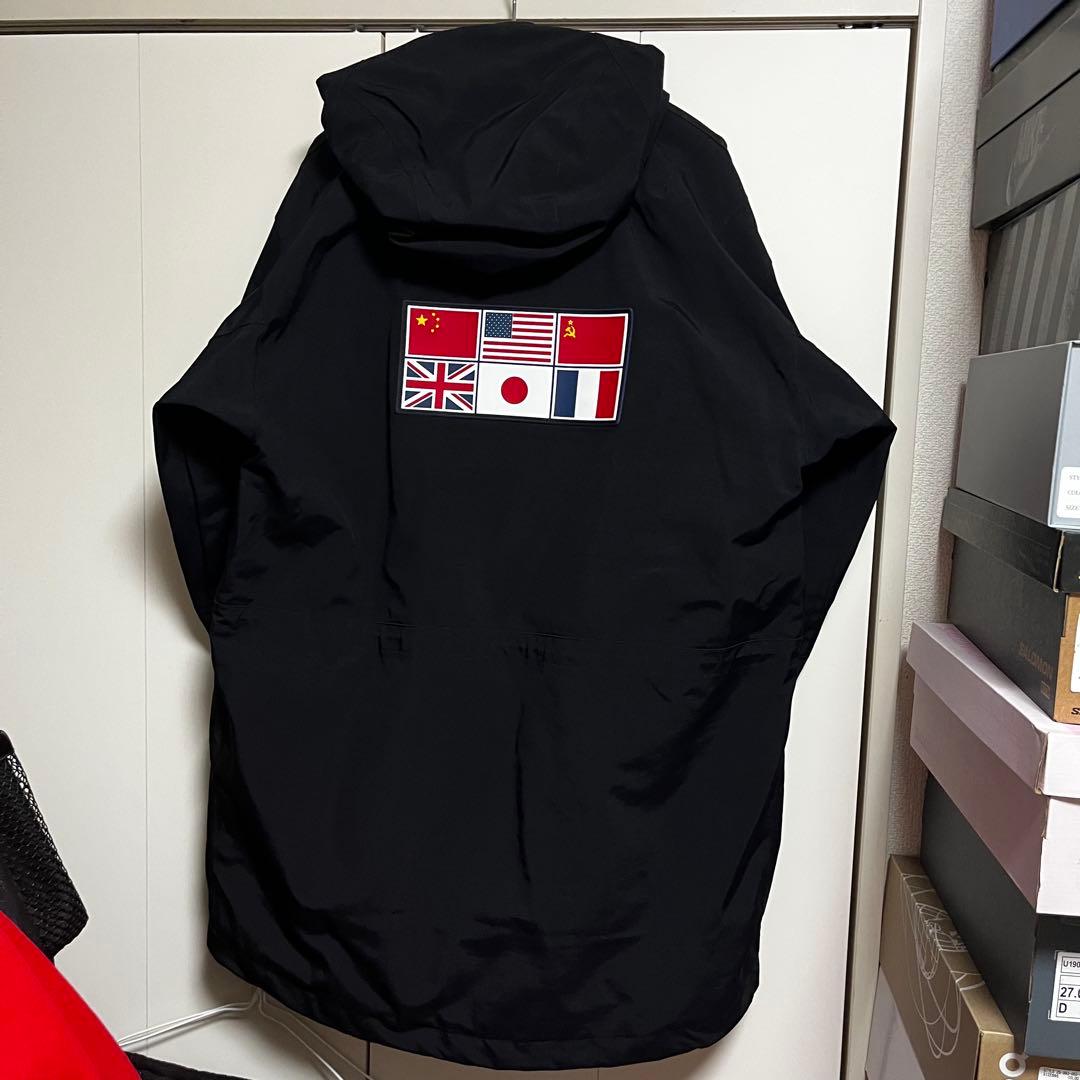 The North Faceトランスアンタークティカパーカー