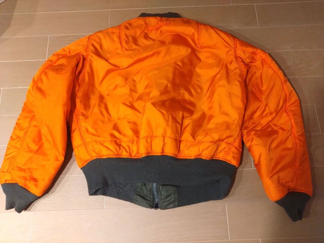 ALPHA INDUSTRIES MA-1 フライトジャケット　ワッペン後付け