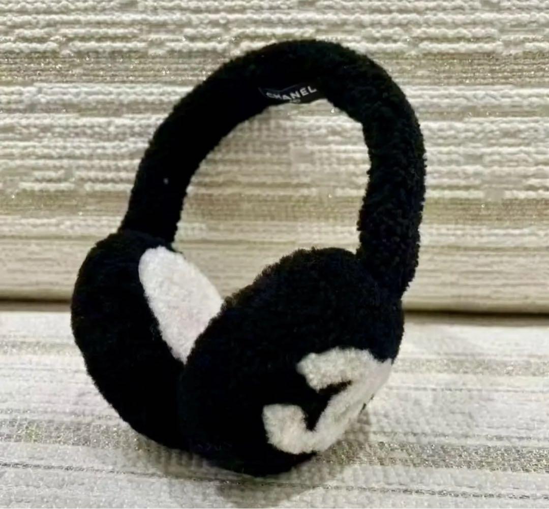 CHANEL シャネル　最新イヤーマフ❣️ 即完売　　ブラック　新品未使用