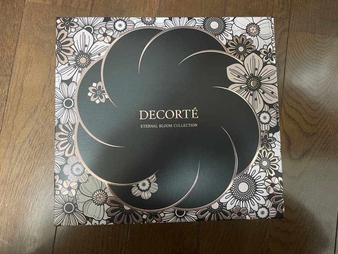 未開封 コスメデコルテクリスマスコフレ2025エターナル ブルーム コレクション