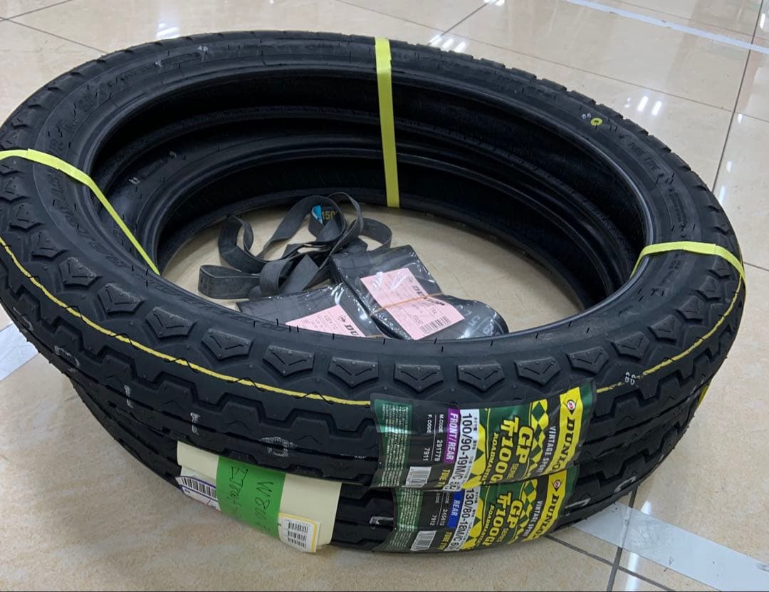 格安w800用新品タイヤセット　フロント・リア　チューブ付