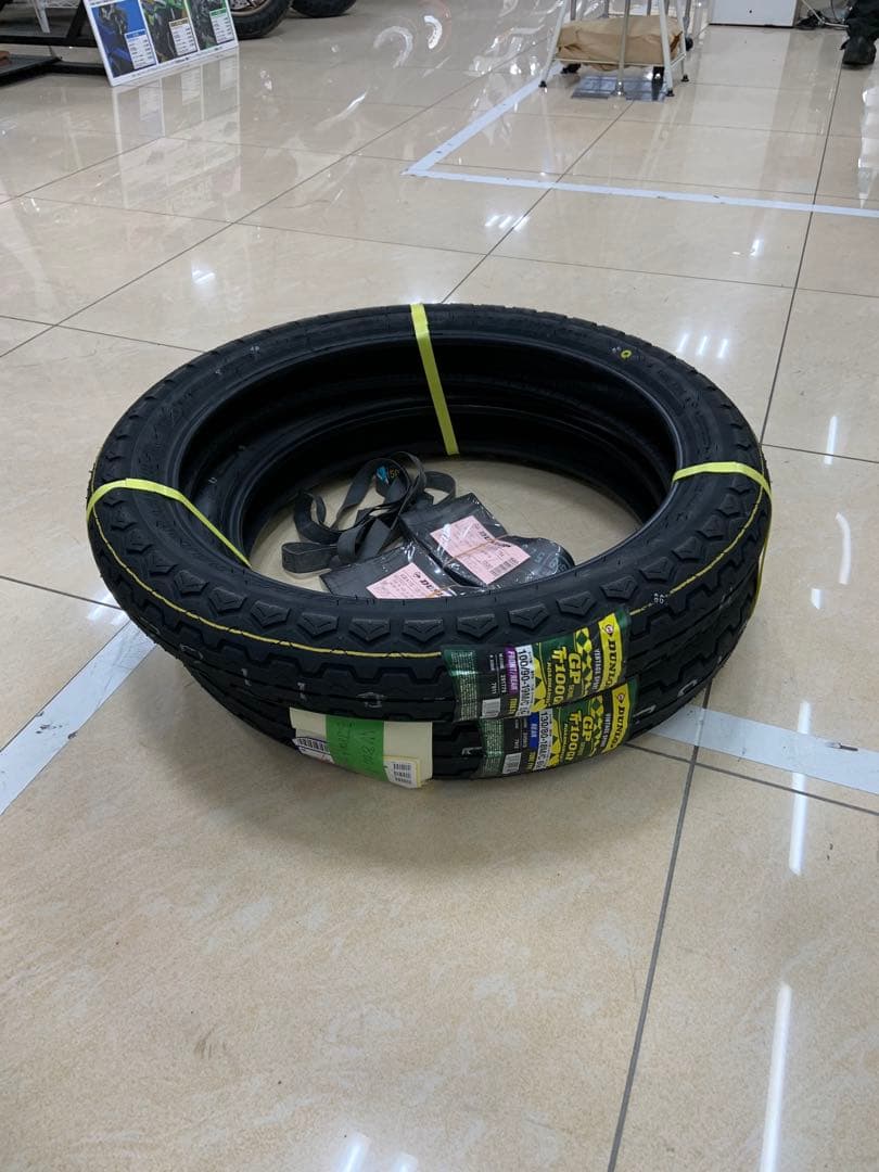 格安w800用新品タイヤセット　フロント・リア　チューブ付