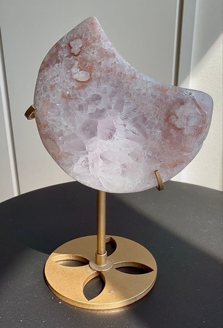 ピンクアメジスト　ピンアメ　月　ムーン　花瑪瑙共生　台座付き