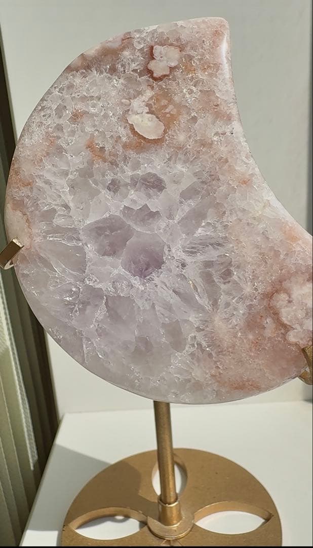 ピンクアメジスト　ピンアメ　月　ムーン　花瑪瑙共生　台座付き