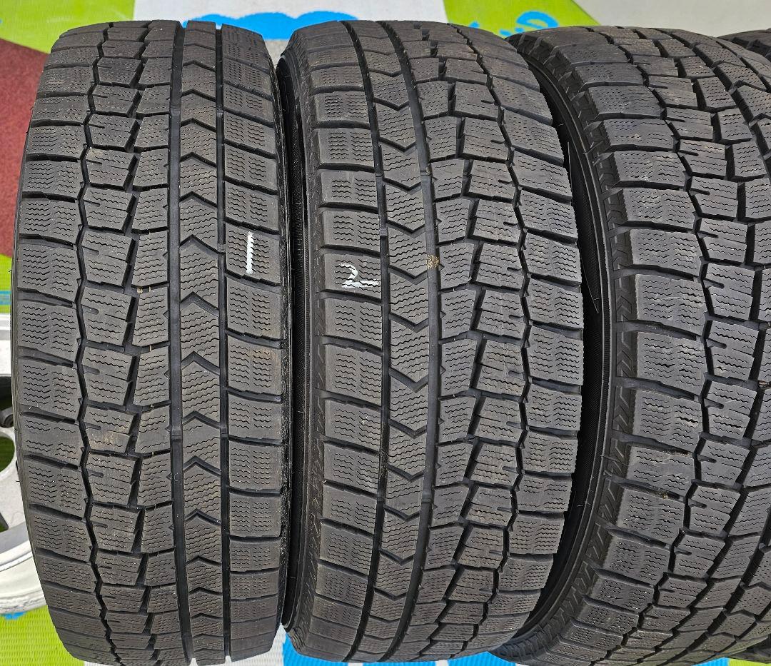 バリ溝17インチダンロップ WINTERMAXX WM02 215/60R17