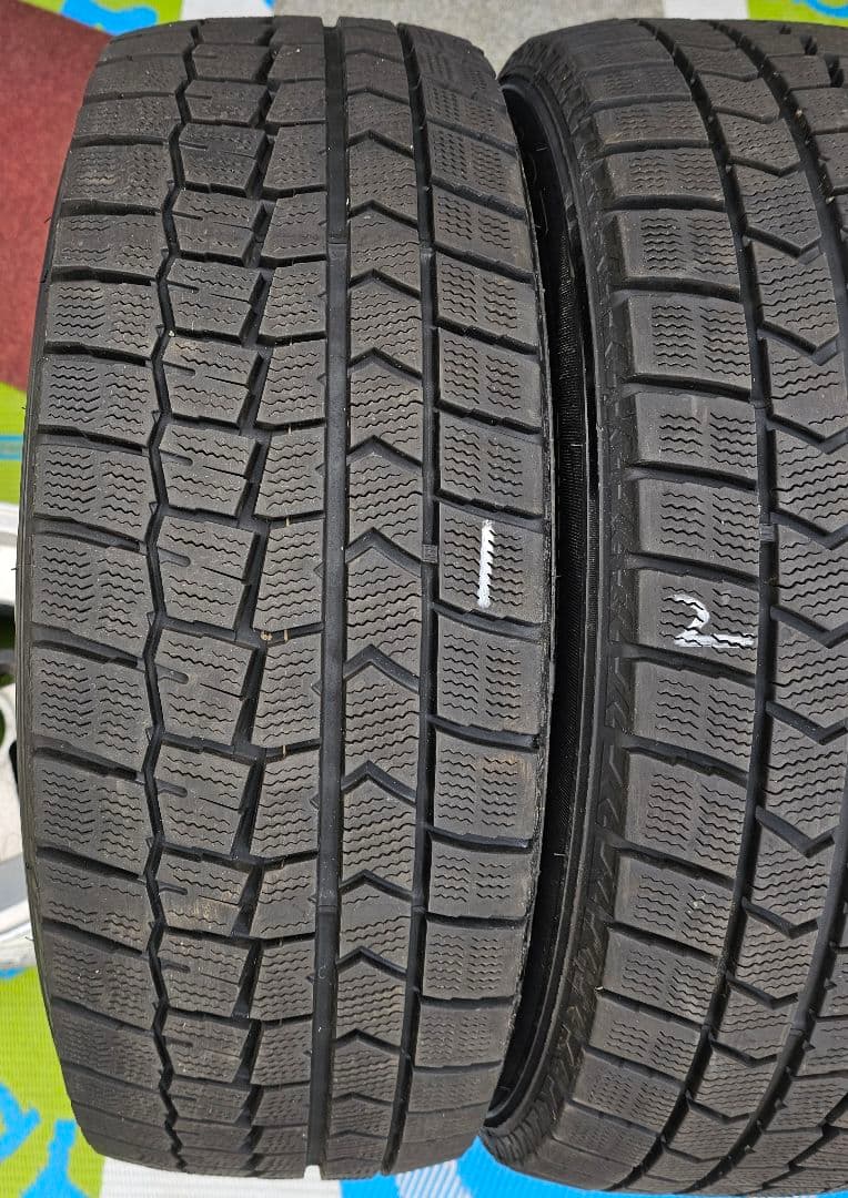 バリ溝17インチダンロップ WINTERMAXX WM02 215/60R17