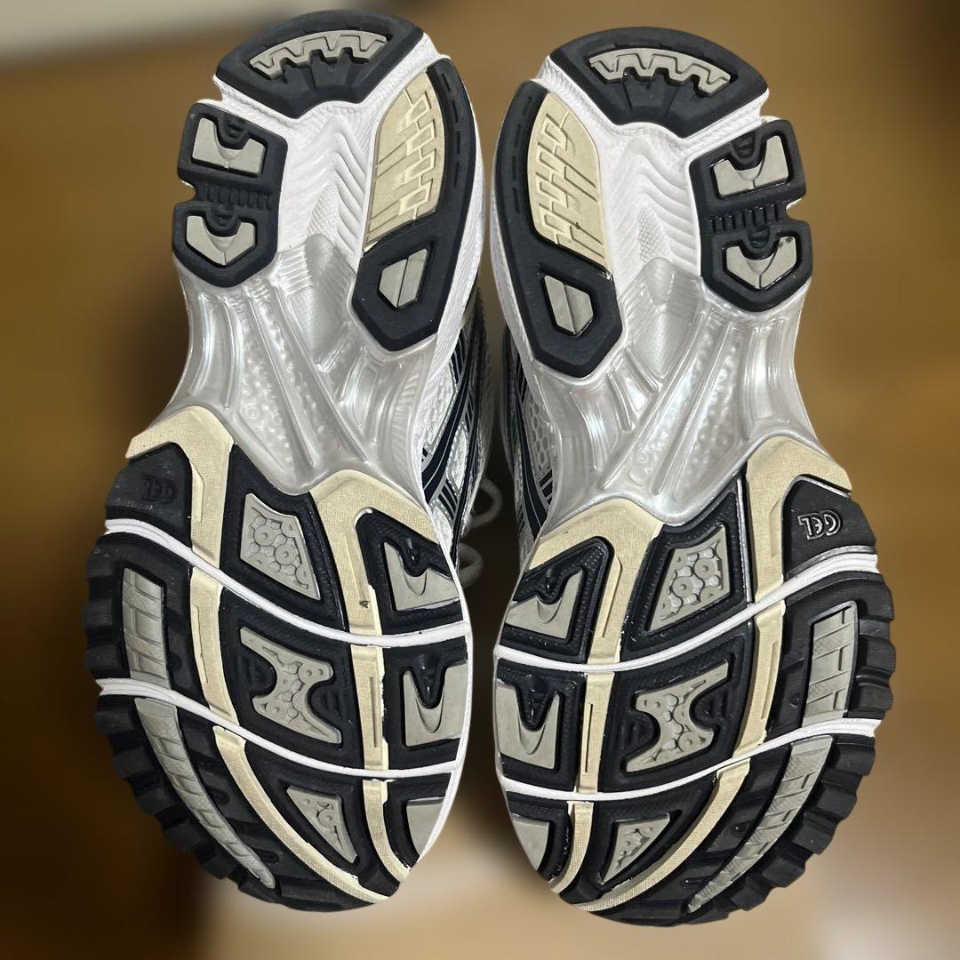 i*︎様 asics アシックスGEL-KAYANO14 23.0cm emmi