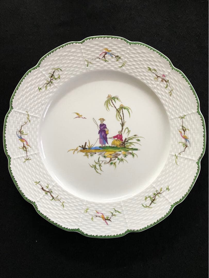 フランスレイノーリモージュno.3RAYNAUD 花と人物の絵柄1枚物約30cm