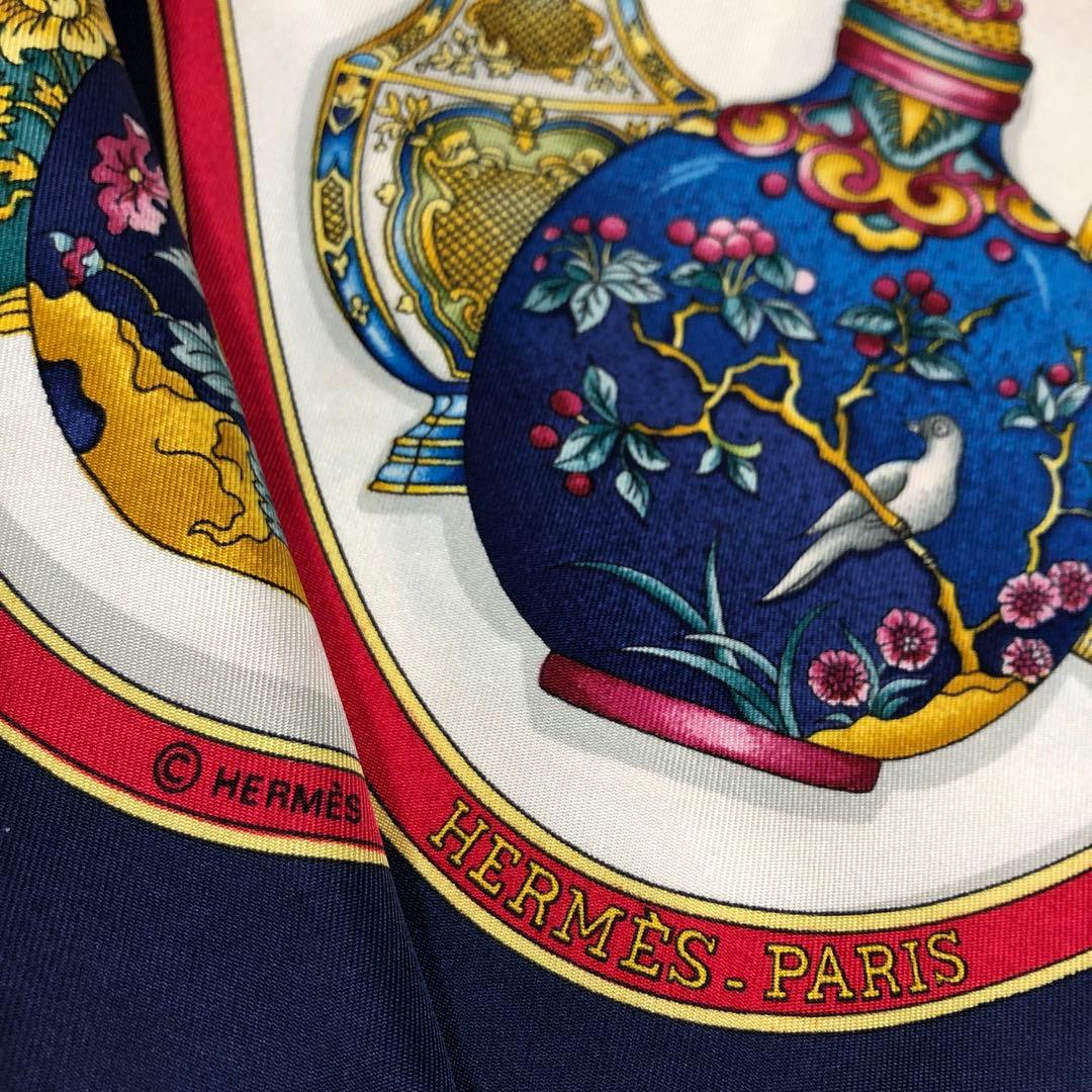 HERMES エルメス　カレ　スカーフ シルク