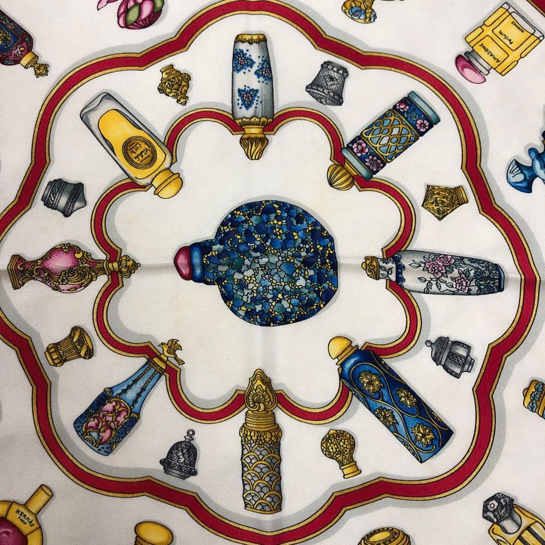 HERMES エルメス　カレ　スカーフ シルク