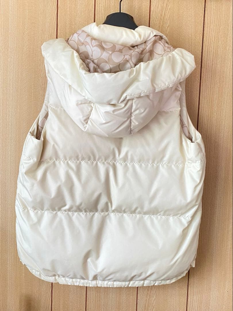 COACH フード付きダウンベスト S アイボリー