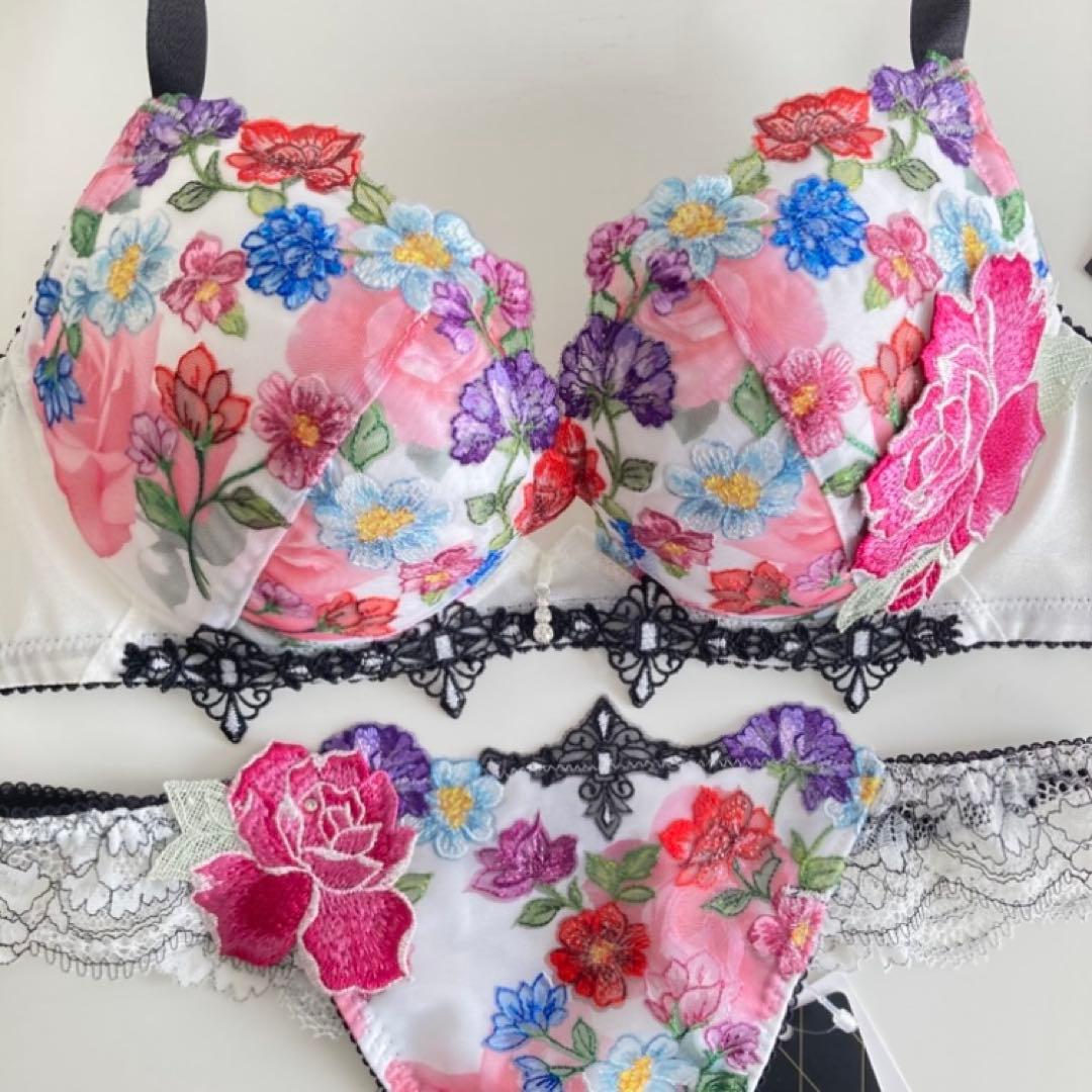 サルート　マイフェアレディ　D75/M　IV　60　フロントエックスブラ　ソング