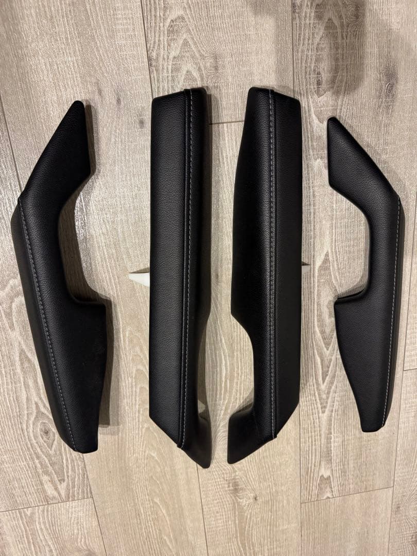 ハイラックス GUN125海外純正 アームレスト