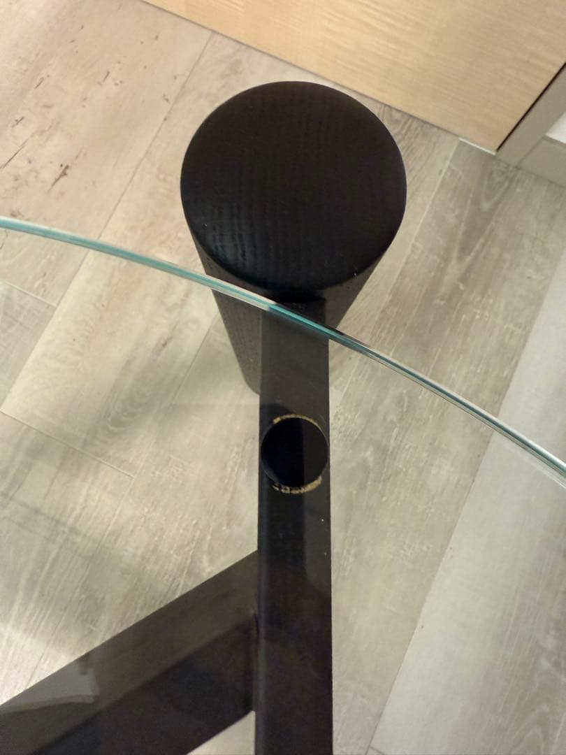 カッシーナ　ガラステーブル