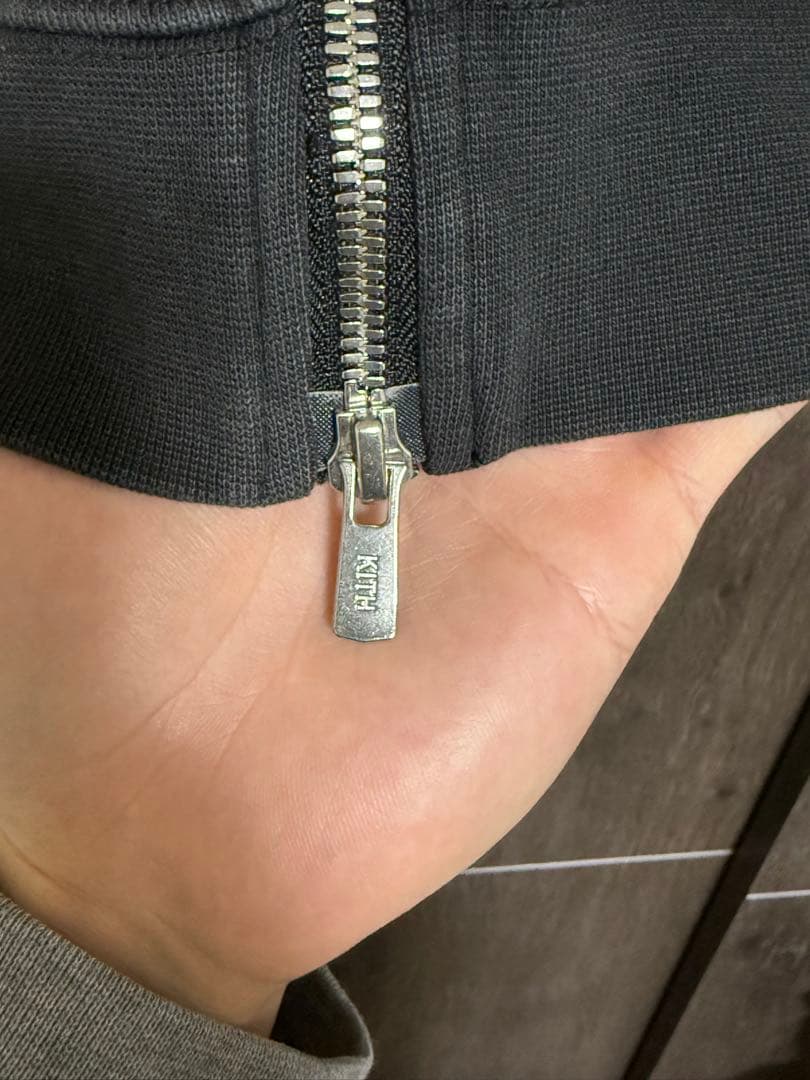 kith ジップアップパーカー