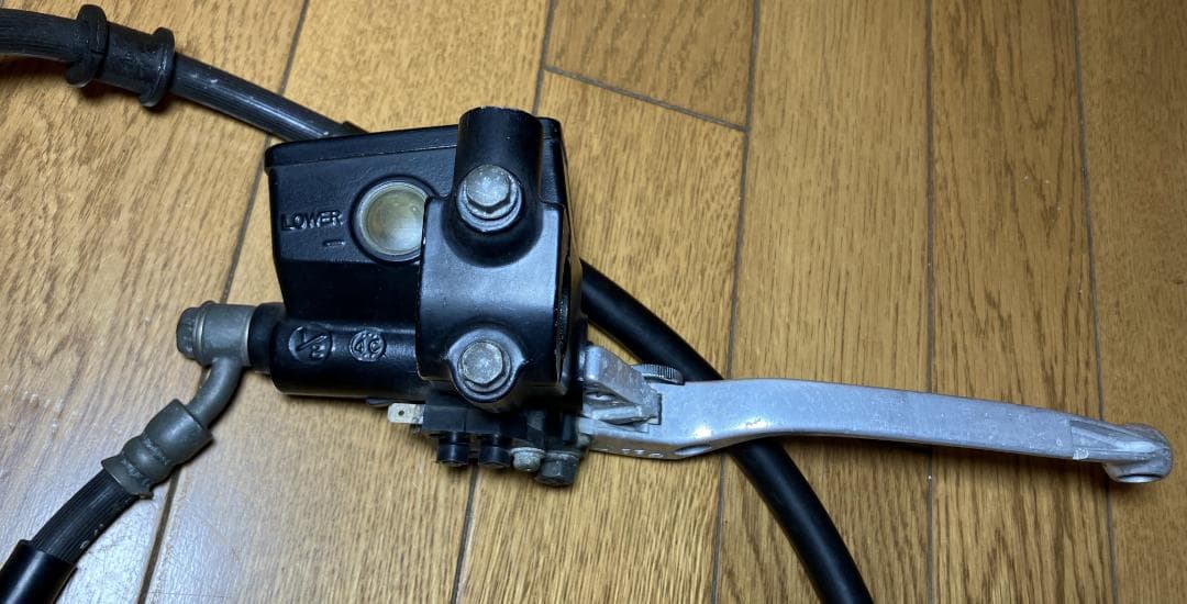 スズキ　グラストラッカー NJ47A 純正 フロント ブレーキ キャリパー