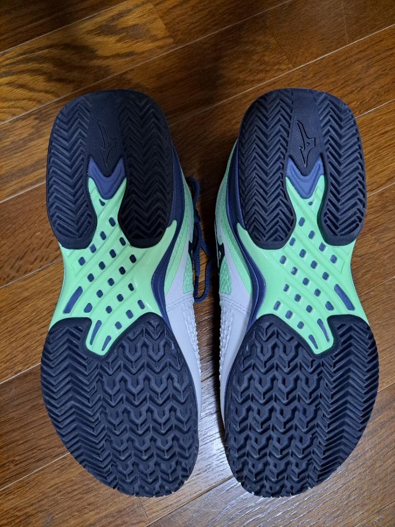 テニスシューズ　オムニクレー　ミズノ