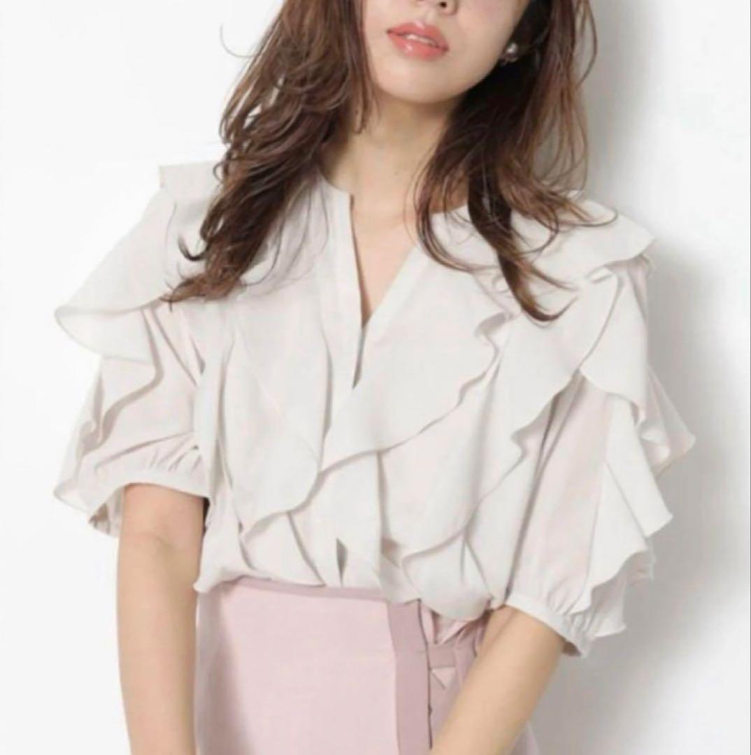 アプワイザーリッシェ　シアーフリル5分袖ブラウス グレージュ S 新品タグ付き！