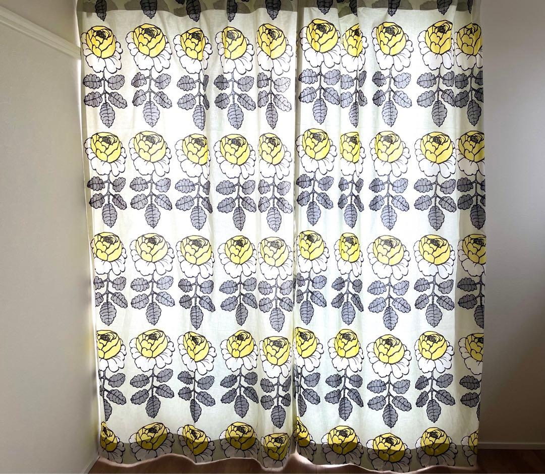 カーテン　マリメッコmarimekkoマーライスルースMaalaisruusu