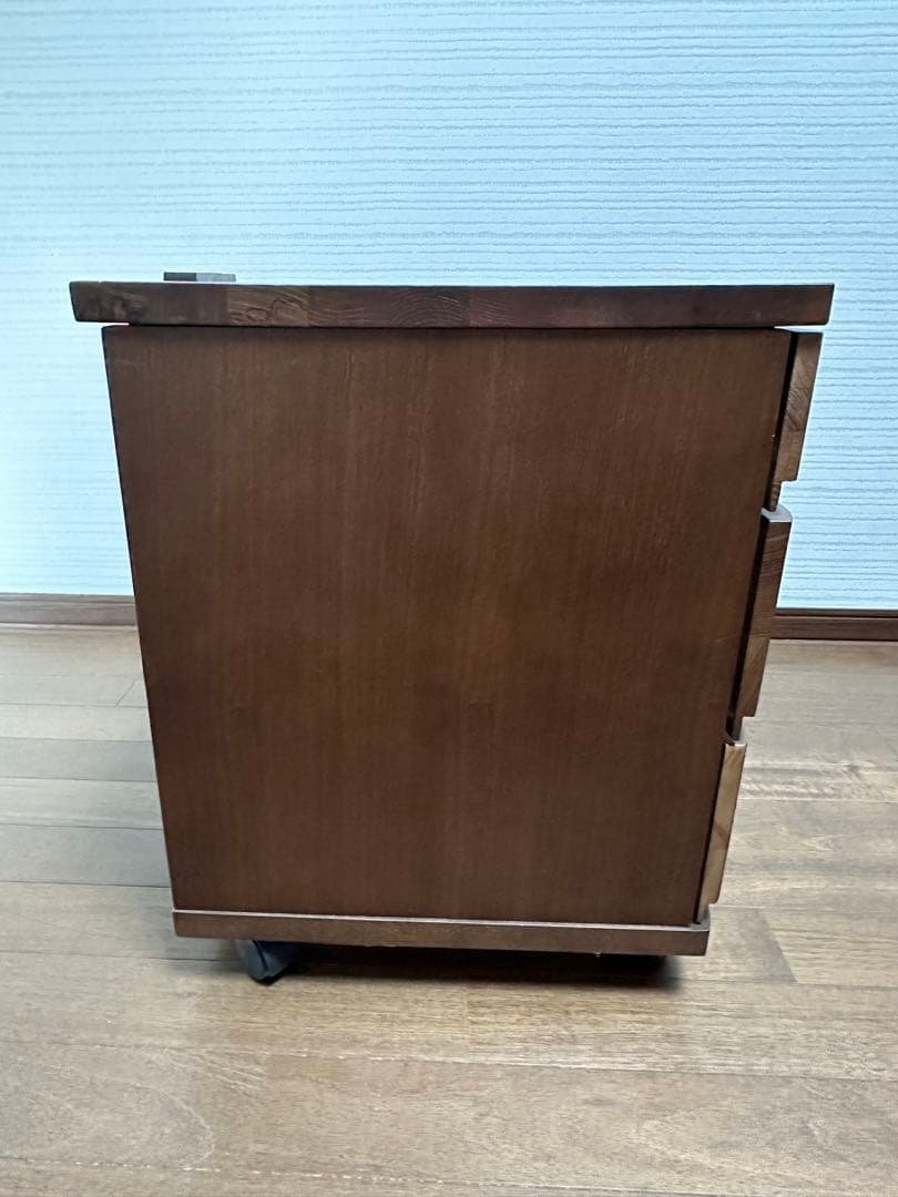 ベッドサイドチェスト①