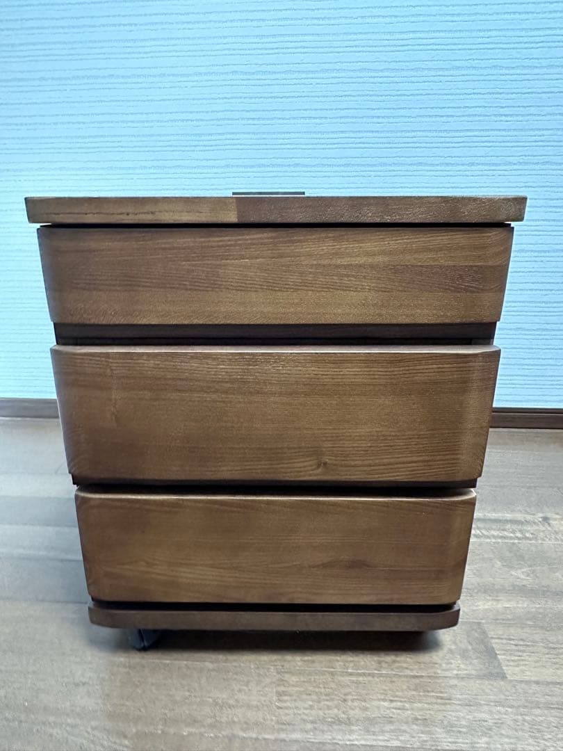 ベッドサイドチェスト①