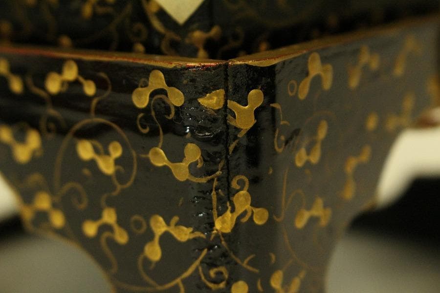 ミニチュア 雛道具 木製 蒔絵家具 重箱 針 鏡 揃い セット(ZE359)