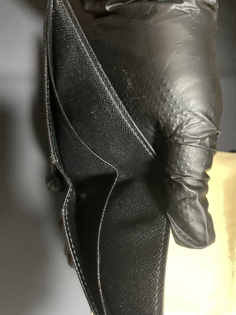 ちゃんはる　　　LOUIS VUITTON ダミエ 二つ折り財布