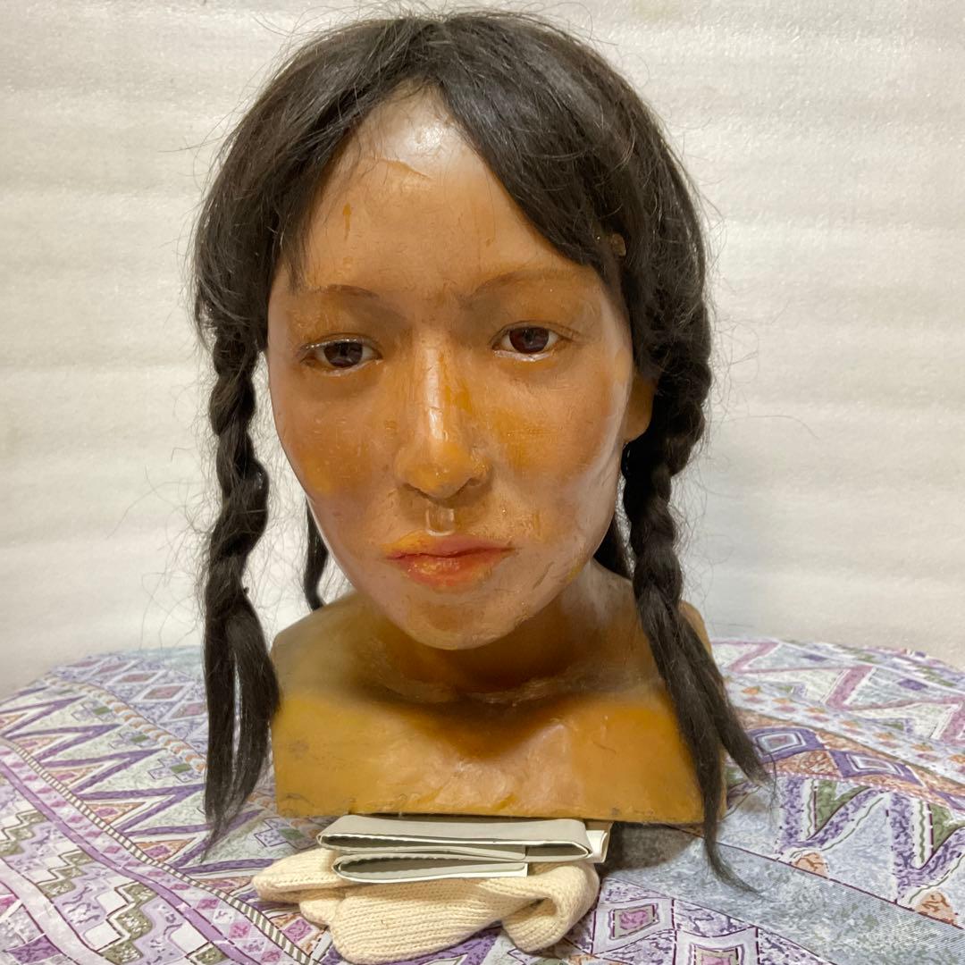 蝋人形　インディアン少女。