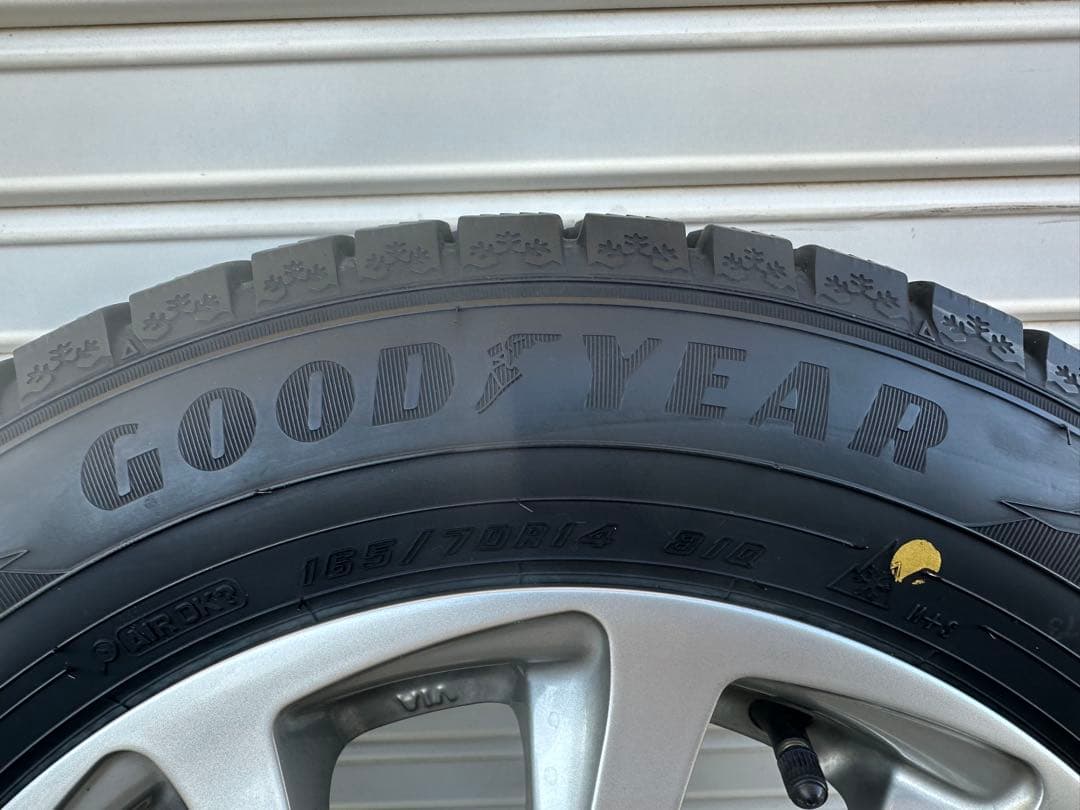 a*y様 値下げしました【2022年製】スタッドレスタイヤ4本セット165/70