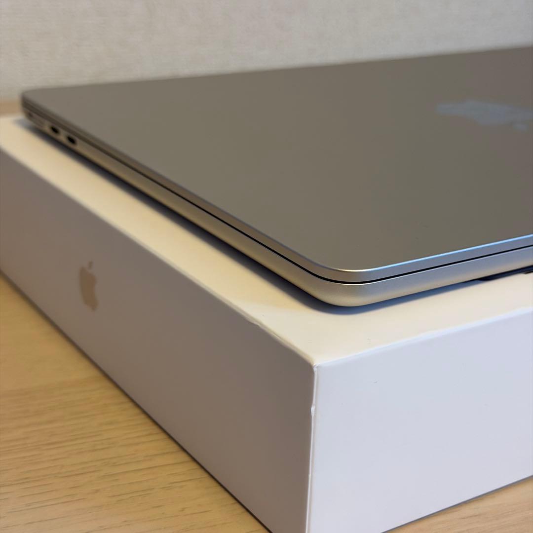 <美品,バッテリー98%>M2 MacBook Air 8GB 256GB