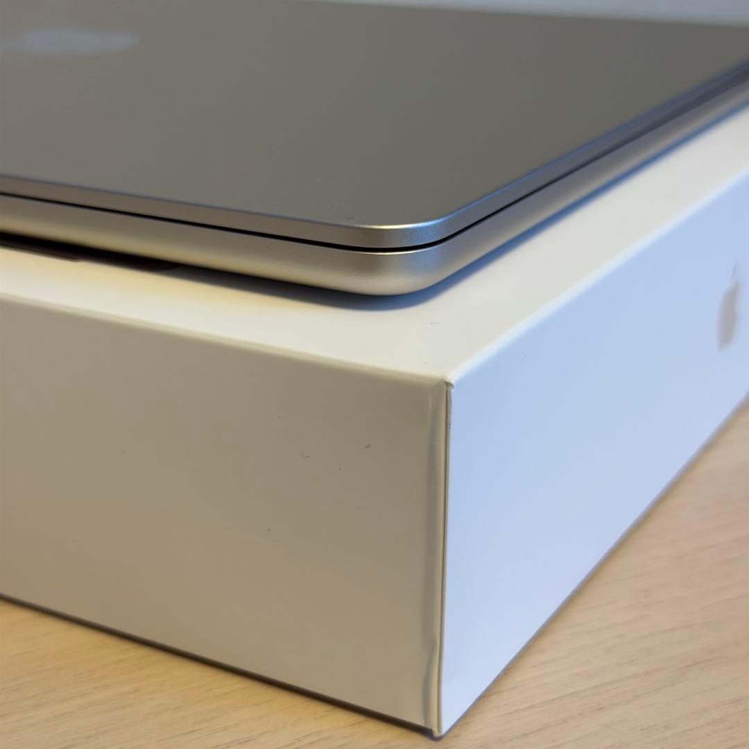 <美品,バッテリー98%>M2 MacBook Air 8GB 256GB