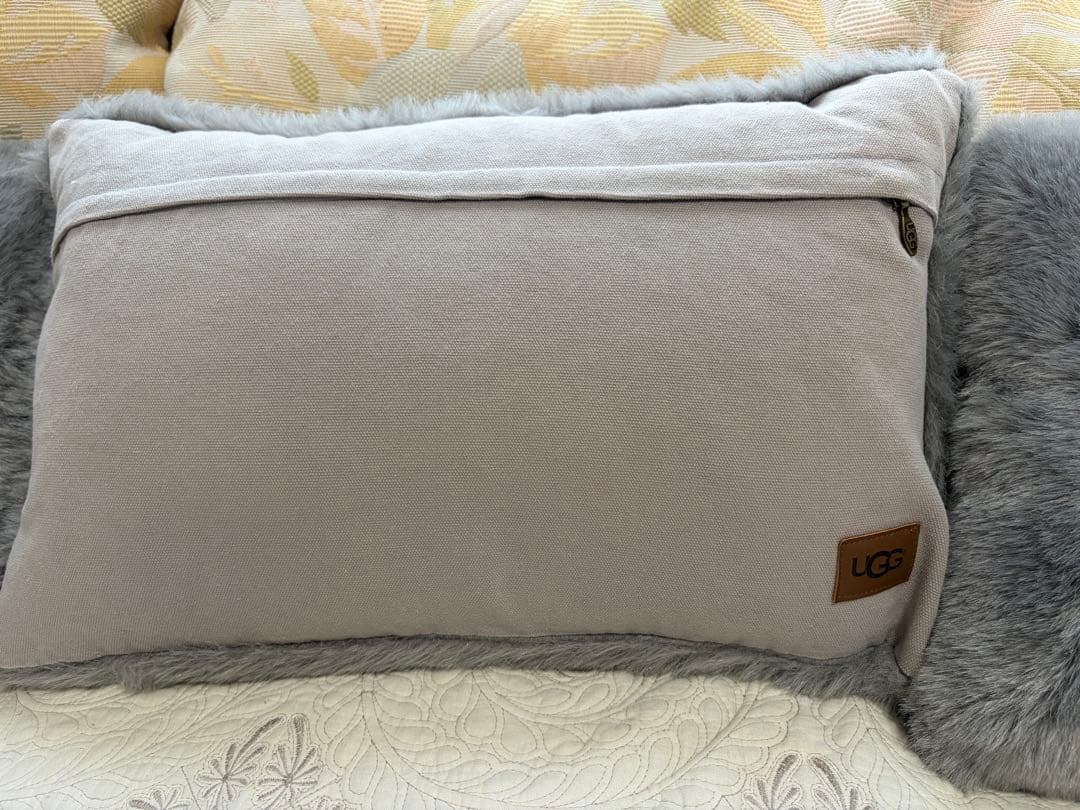 UGG ピロー クッション フェイクファーグレー３個