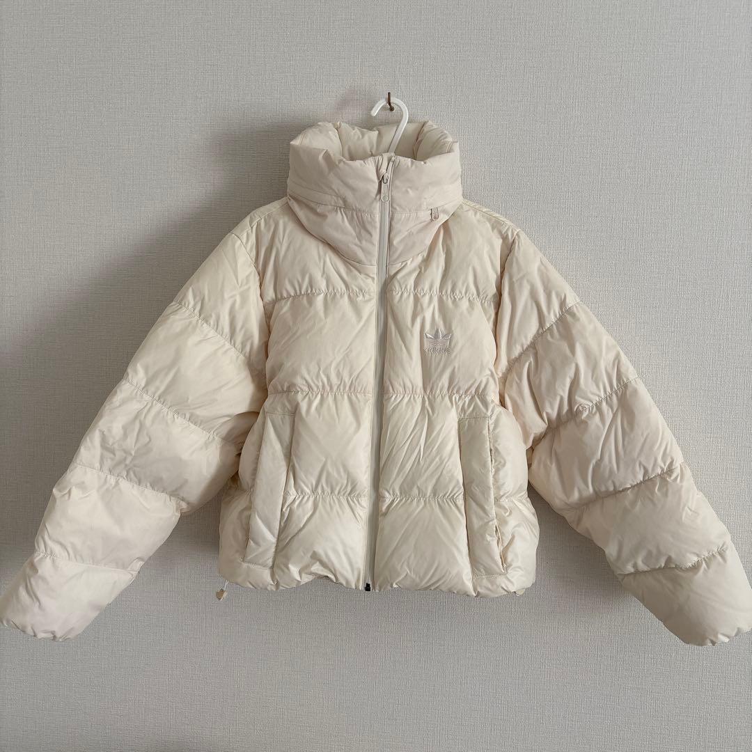 m*u様 adidas オリジナルホワイト ダウンジャケットショート丈 元値3万